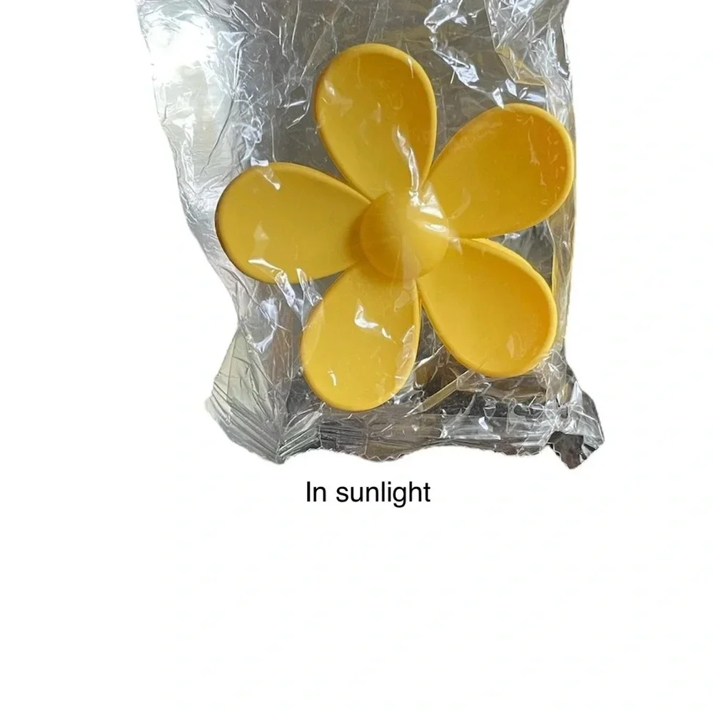 Large Flower Hair Accessories Claw Hair Clips Set of 2 Yellow & Purple NWOT - Picture 8 of 12